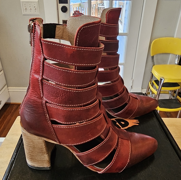Freebird by Steven Shoes - Freebird Jagger Red size 10 EUC